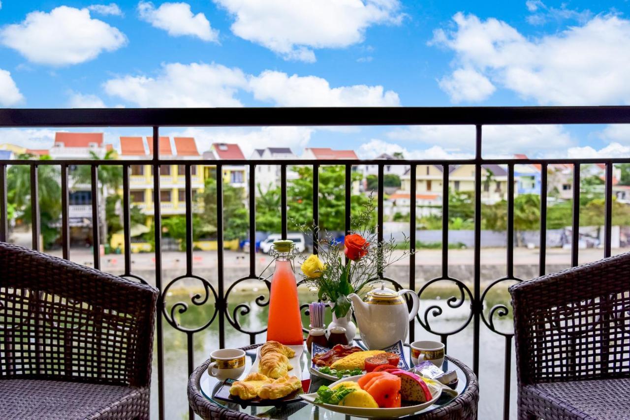 Khách sạn Khách Sạn&spa Laluna Riverside
