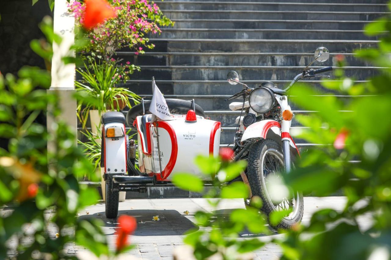Victoria & Hoi An