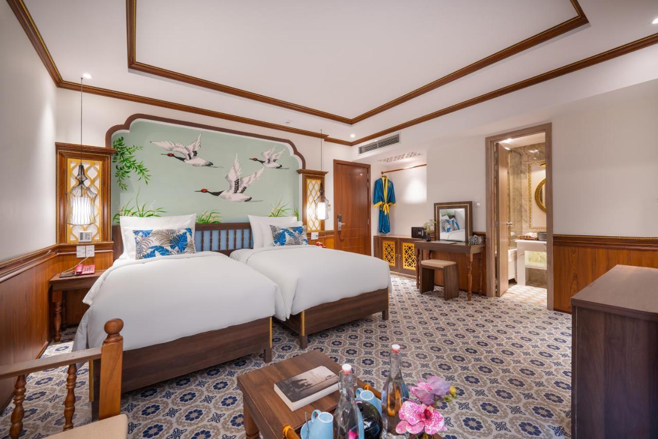 Hotel Babylon Riverside & Hoi An