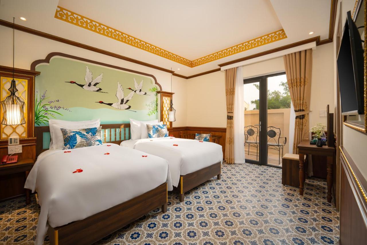 Hotel Babylon Riverside & 5*