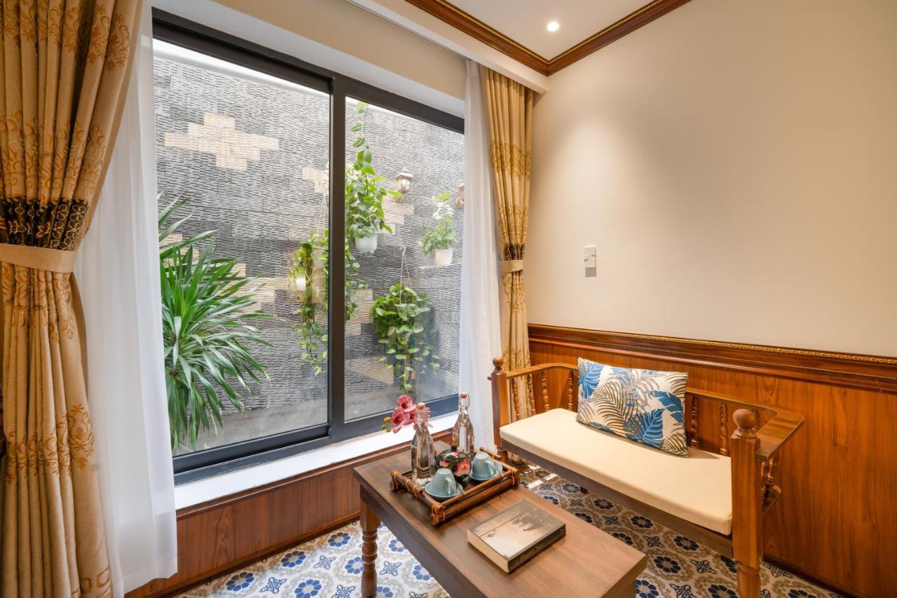 Babylon Riverside & Hotel 5*