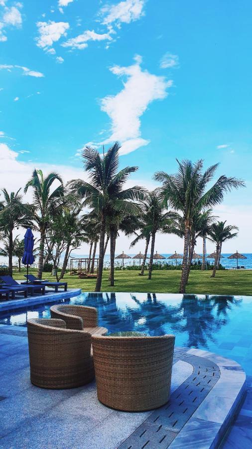 Wyndham Royal Beachfront Villa *