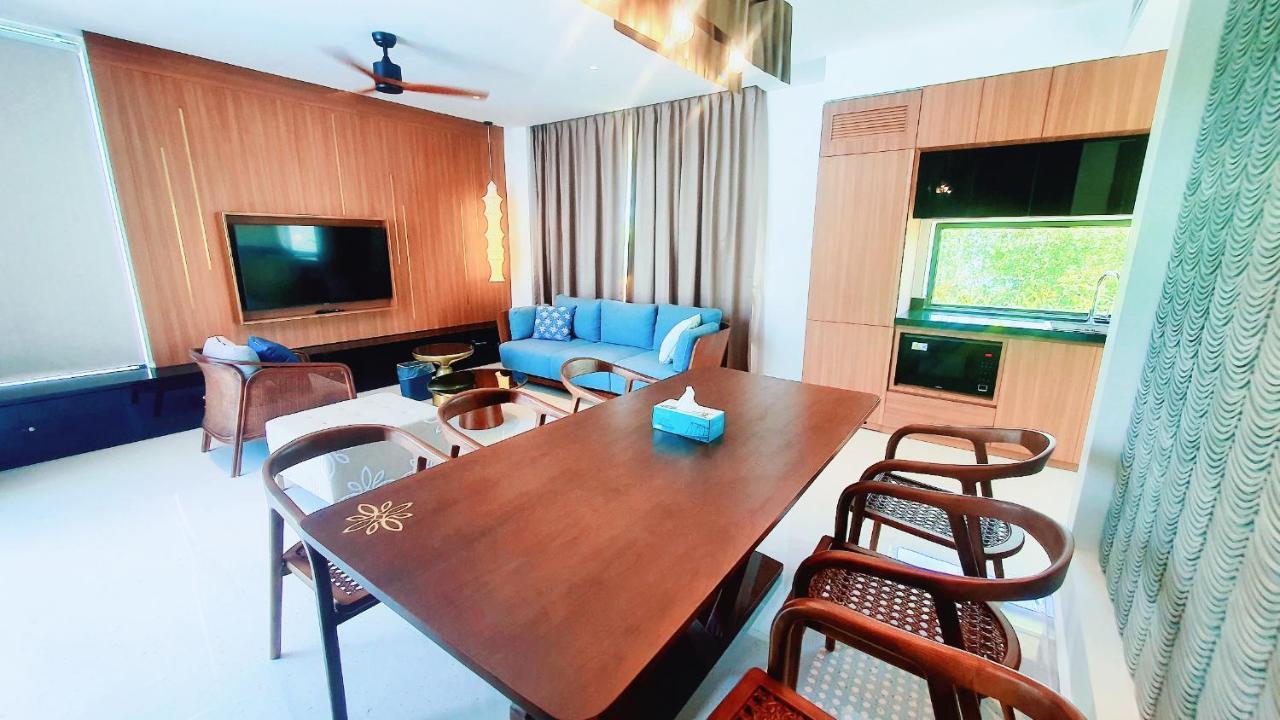 Villa Wyndham Royal Beachfront Hoi An