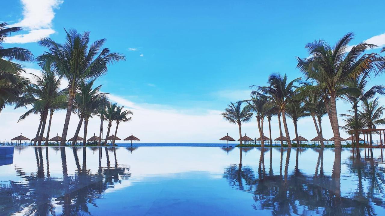 Wyndham Royal Beachfront Villa Hoi An