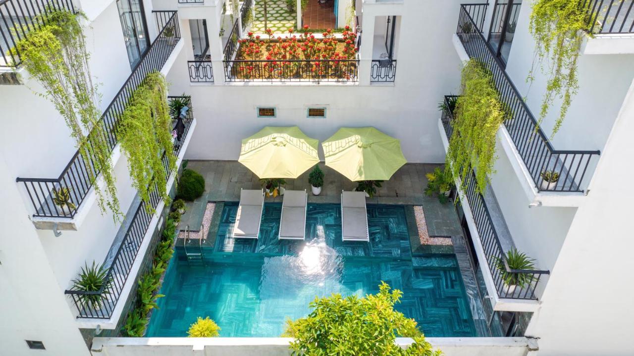 Hotel Tomorrow 3*