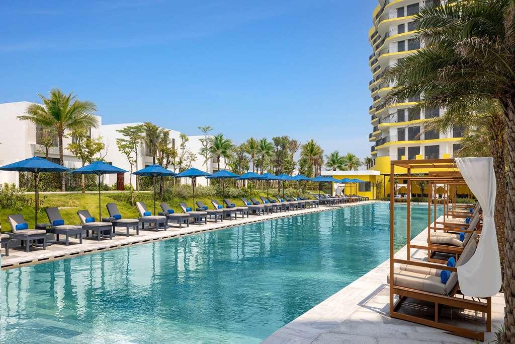 Villa Wyndham Royal Beachfront Hoi An