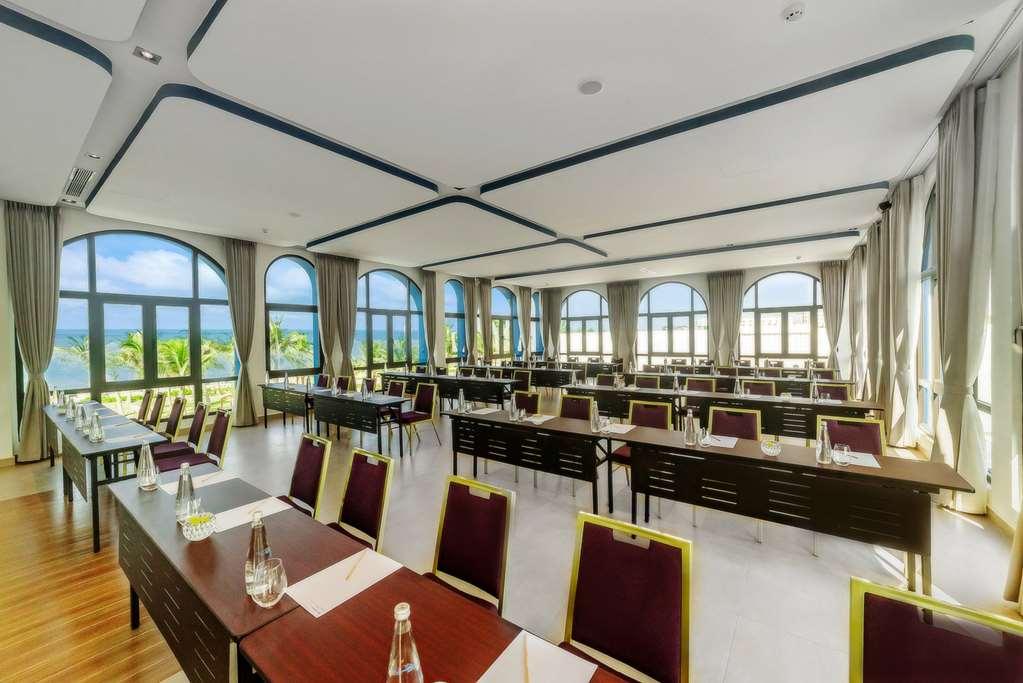 Wyndham Royal Beachfront Villa