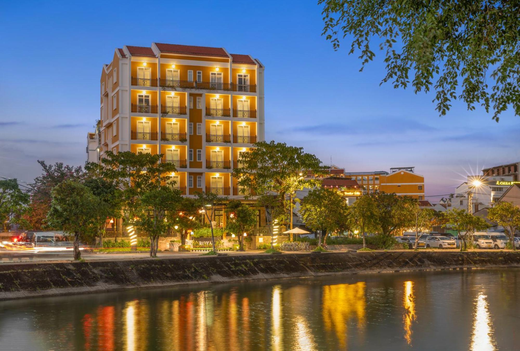 Royal Riverside & Hotel