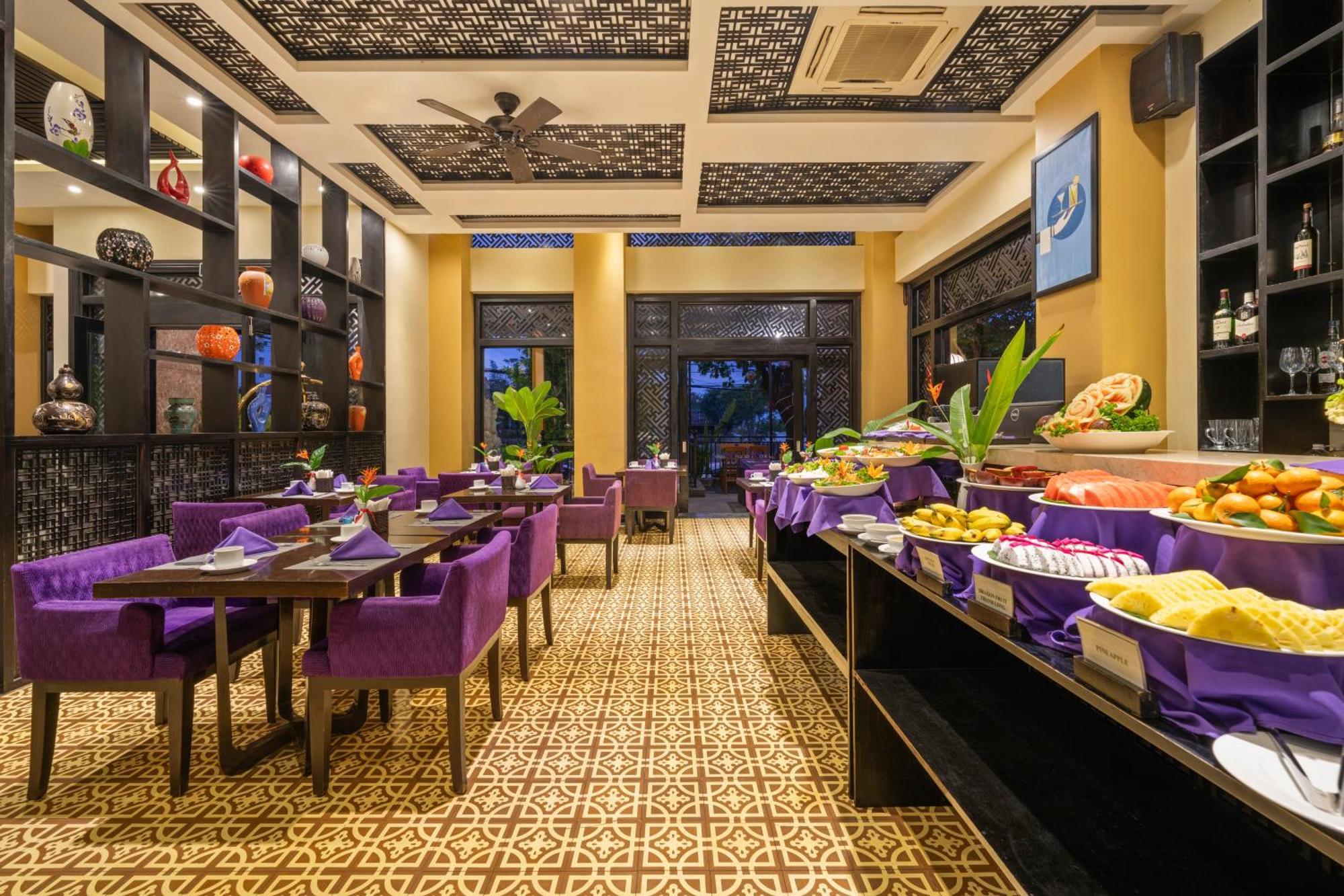 Royal Riverside & Hotel