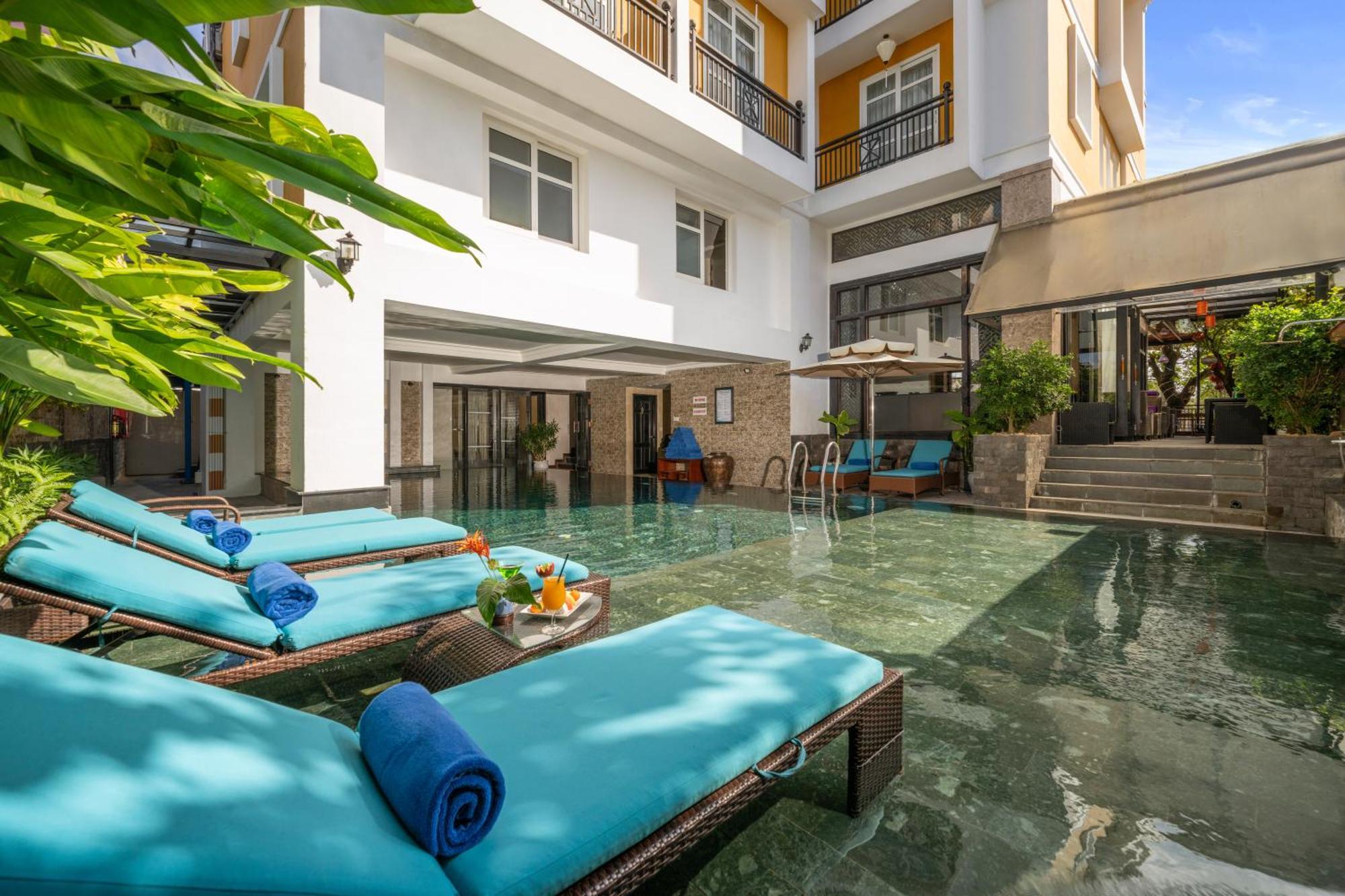 Royal Riverside & 4* Hoi An