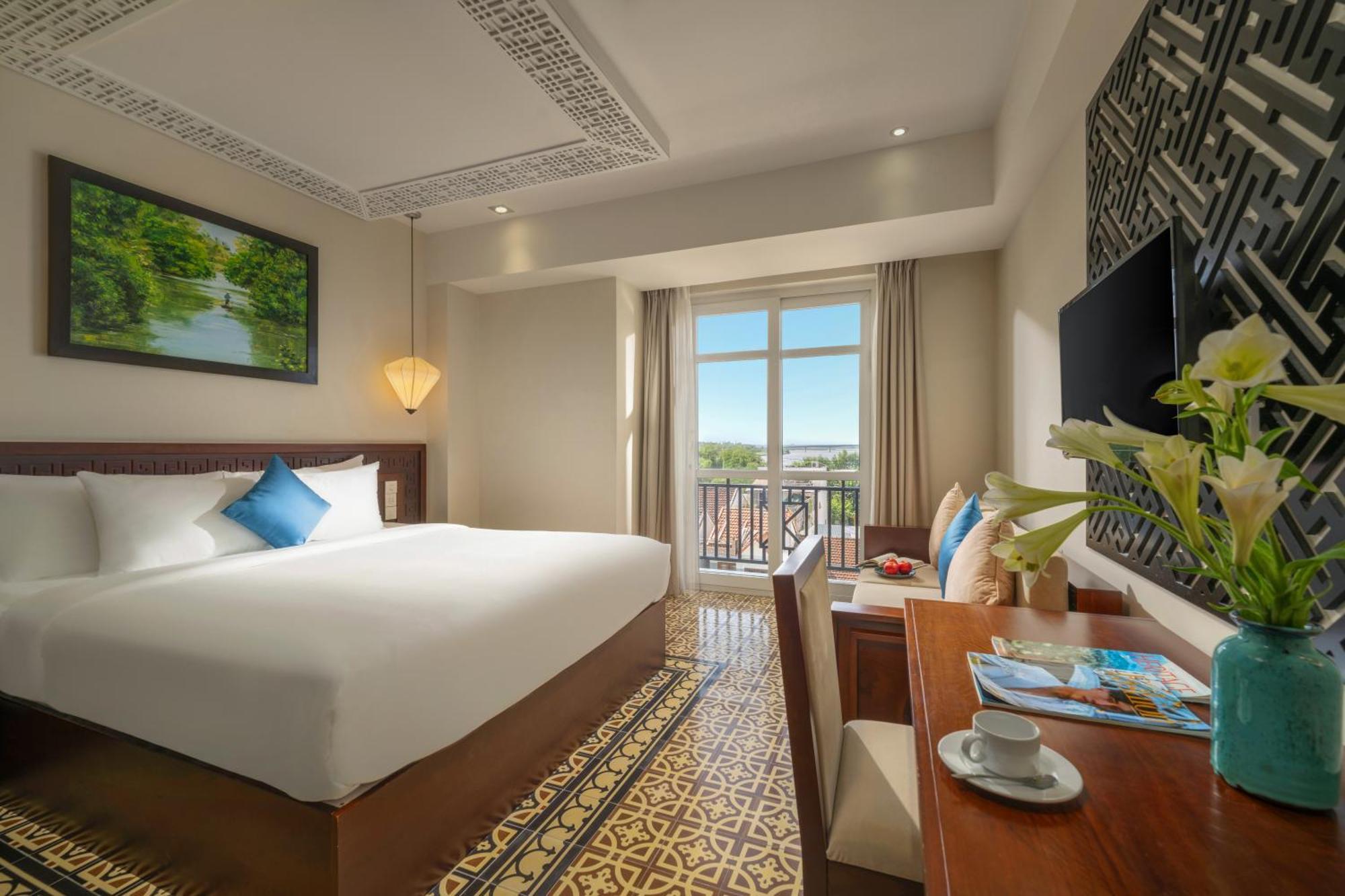 Royal Riverside & Hotel 4*