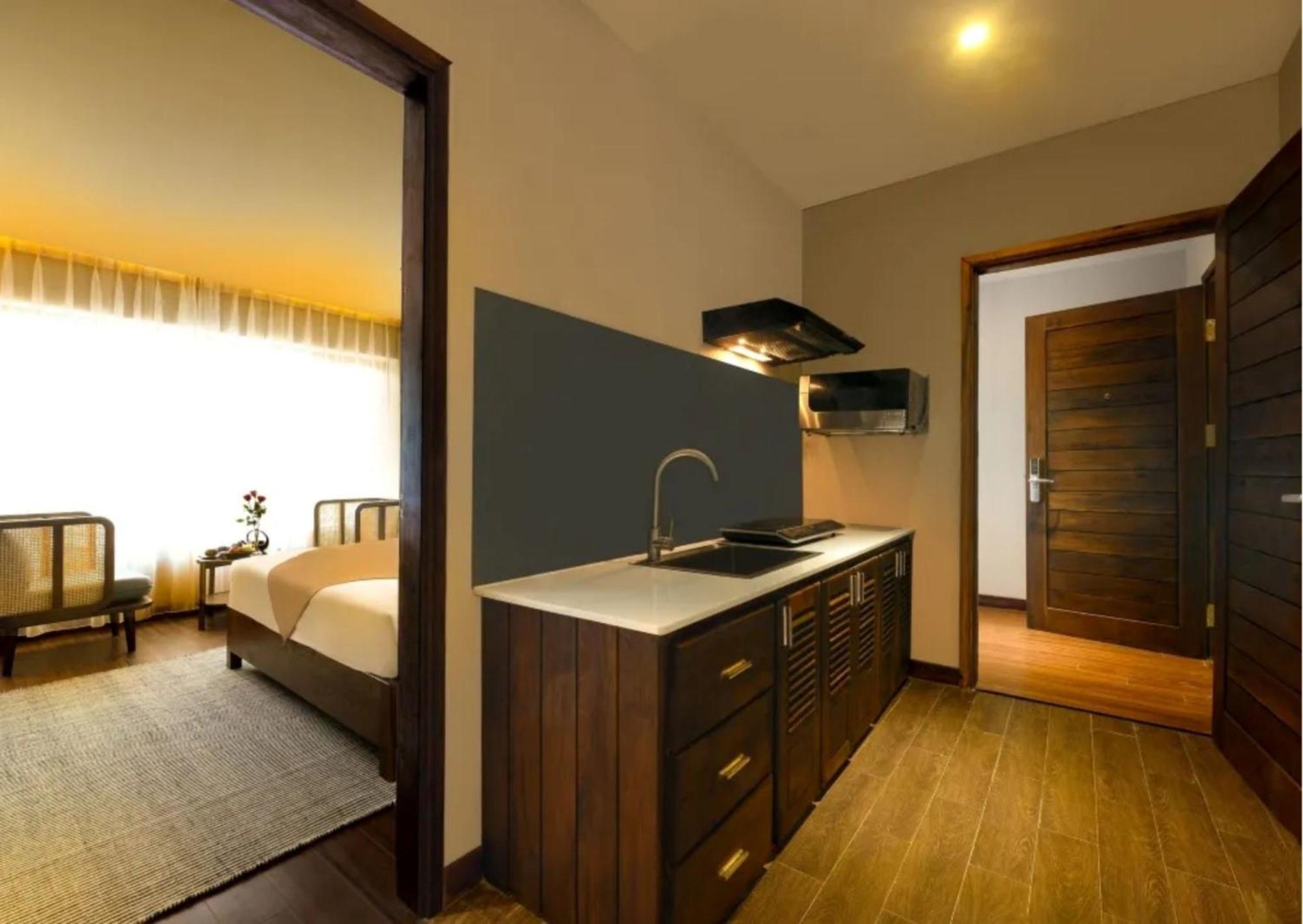 Ha Ocean Front Hotel 4*
