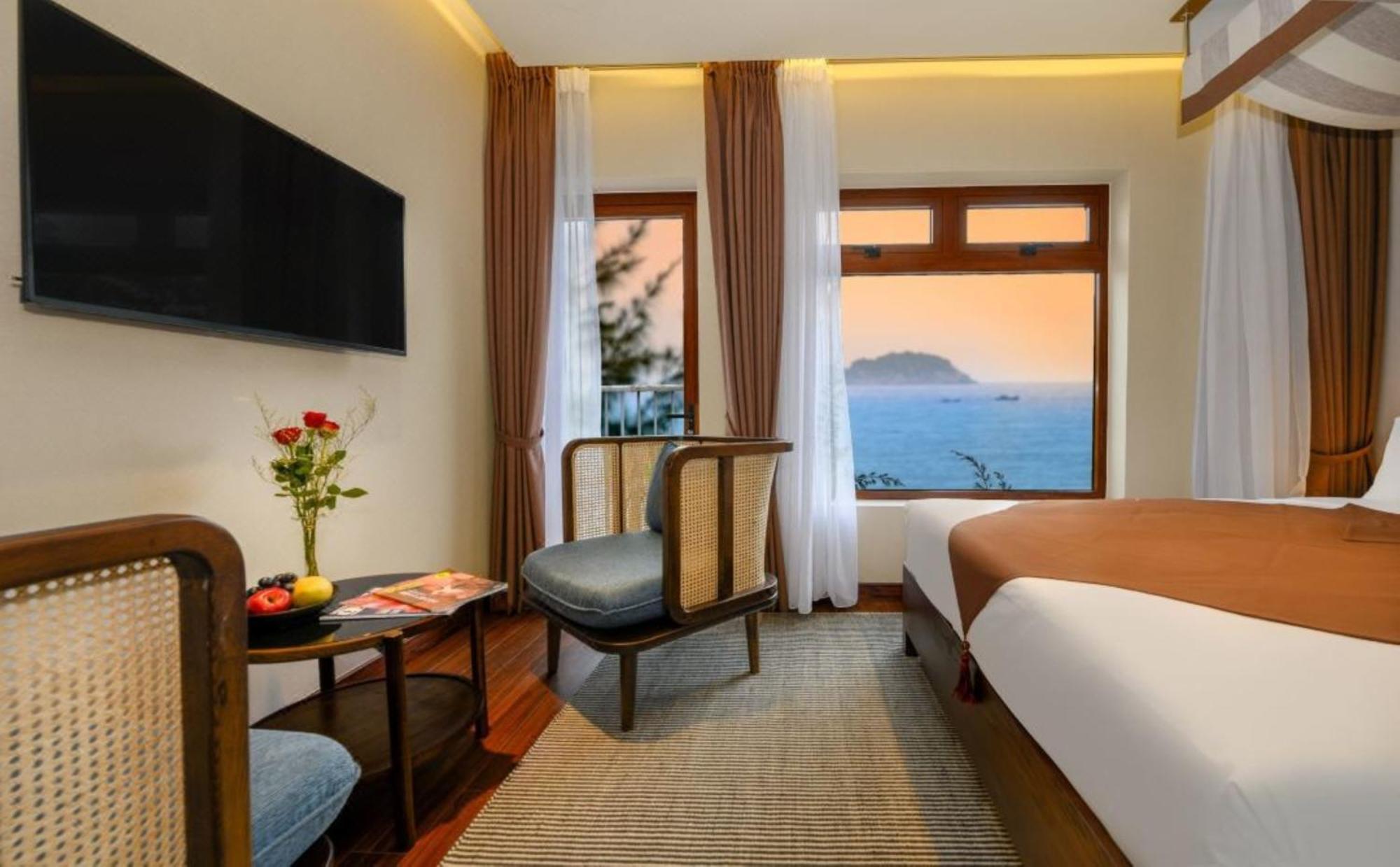 Ha Ocean Front Hotel