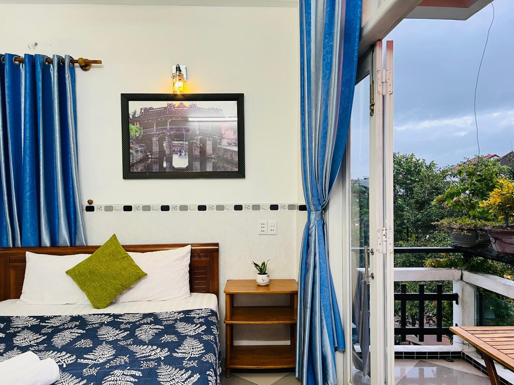 Phuc Bao Center Local - 3 Mins Walk To Old Town Homestay