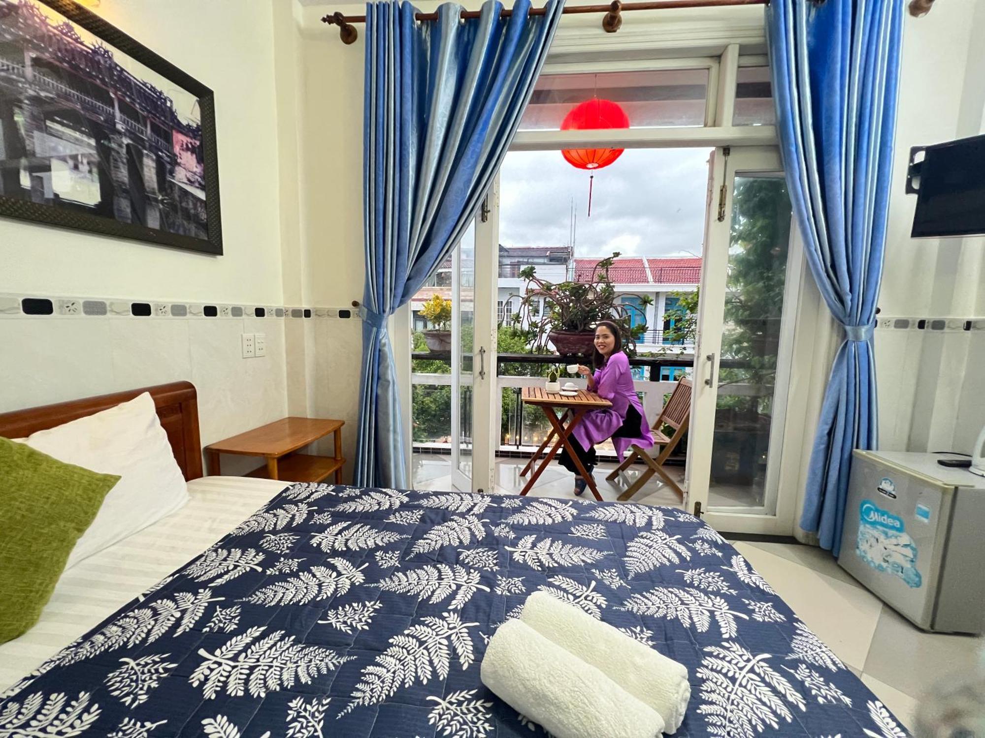 Phuc Bao Center Local - 3 Mins Walk To Old Town Homestay *
