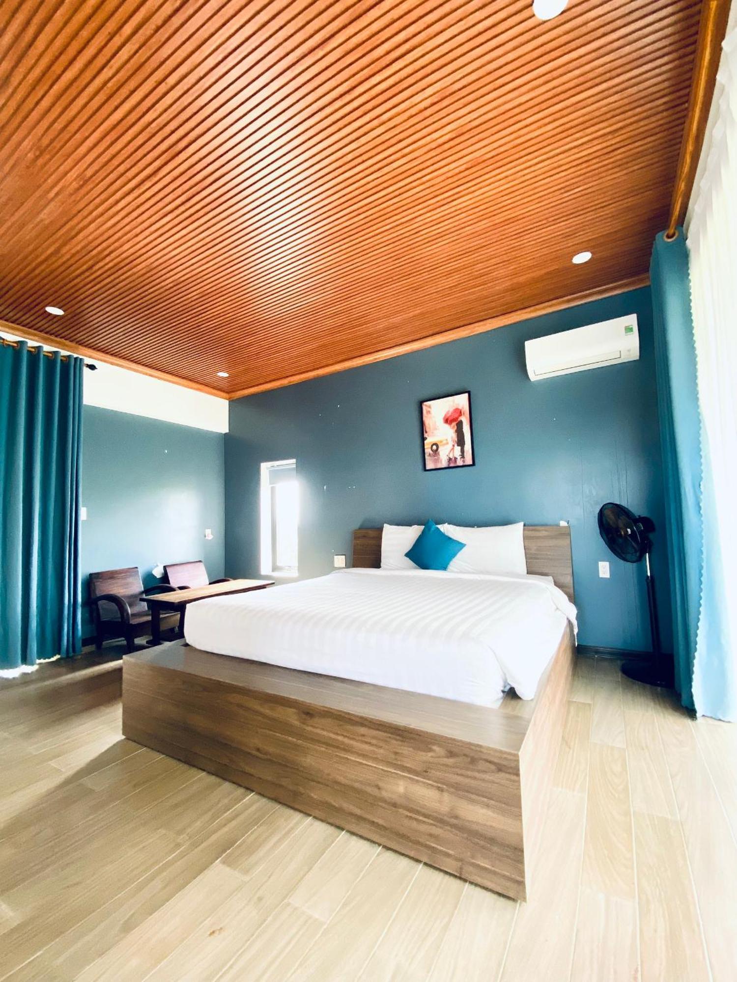 Nha Bong Hotel 2*