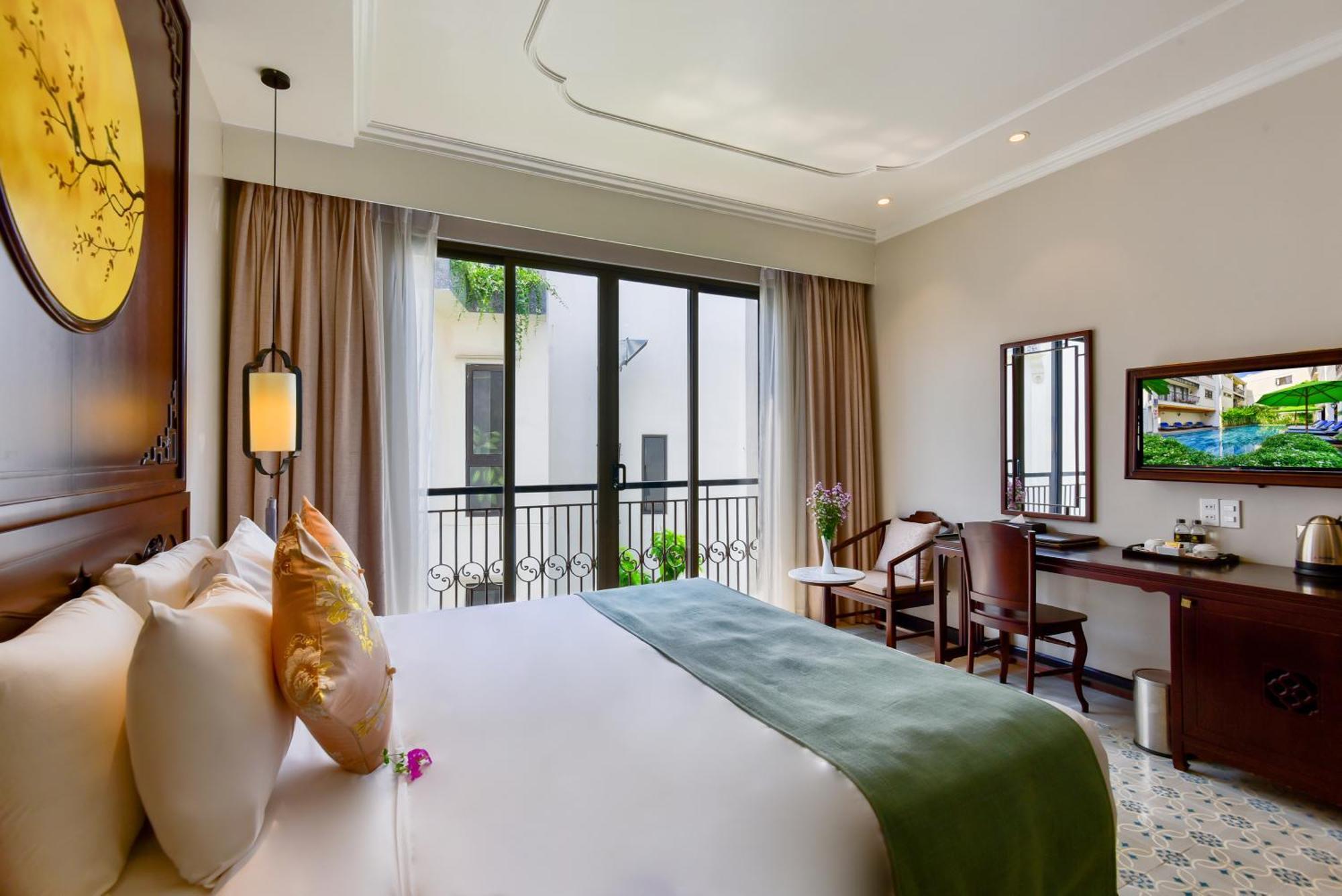 Khách sạn Khách Sạn&spa Laluna Riverside 4*