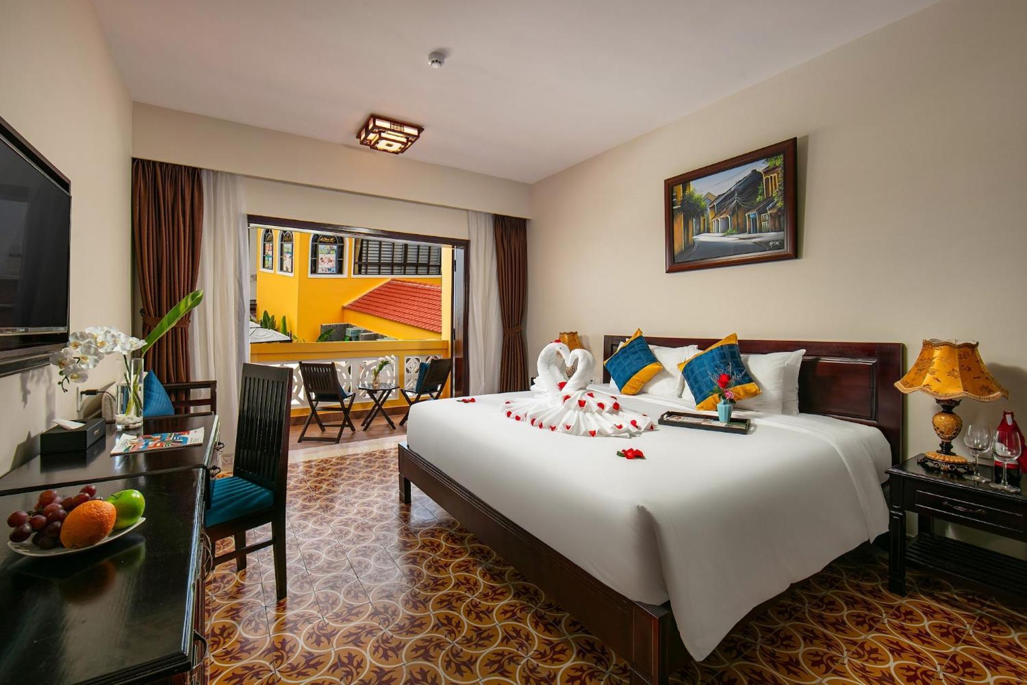 Hotel La Charm & 4*