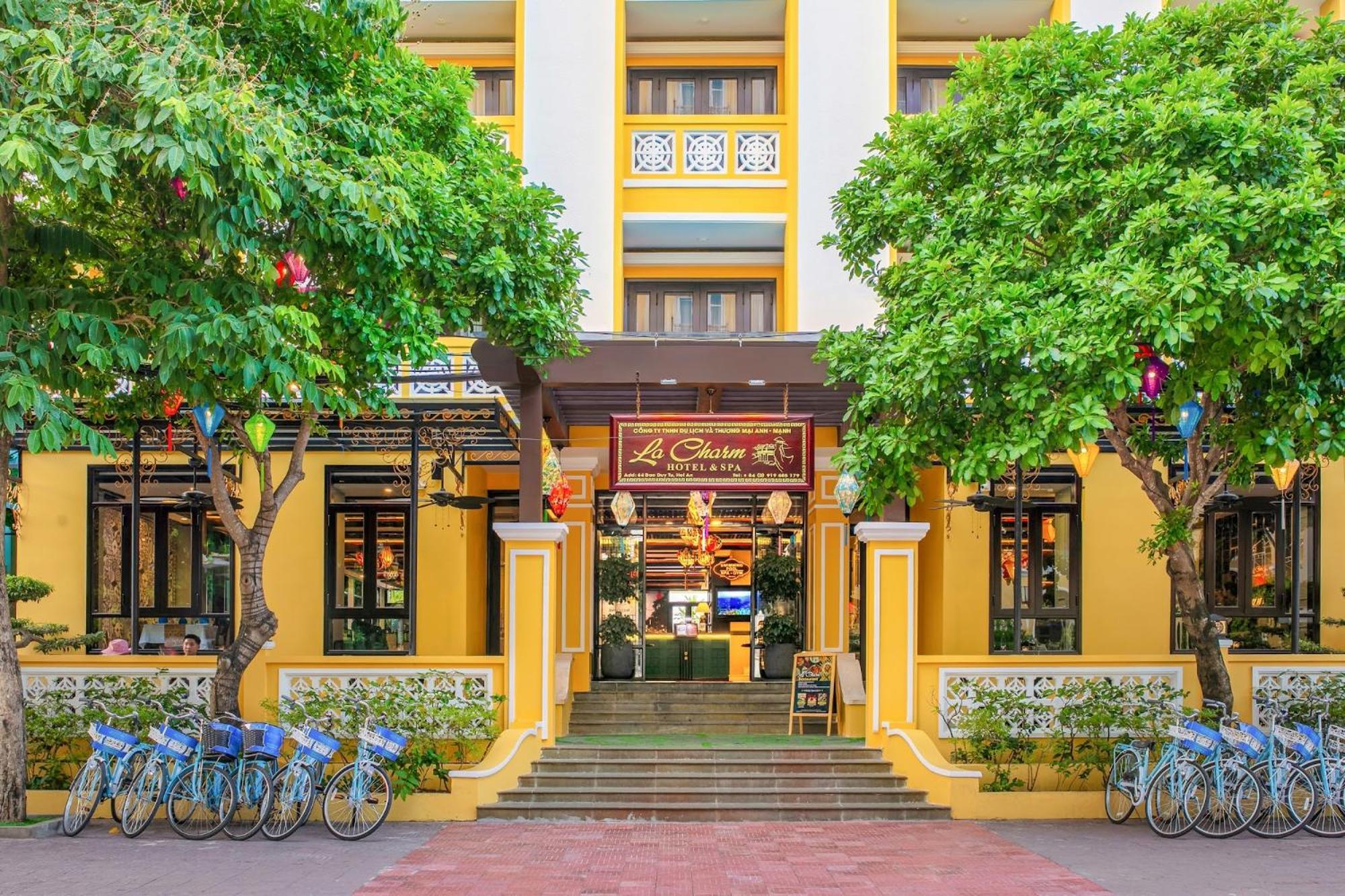 Hotel La Charm &