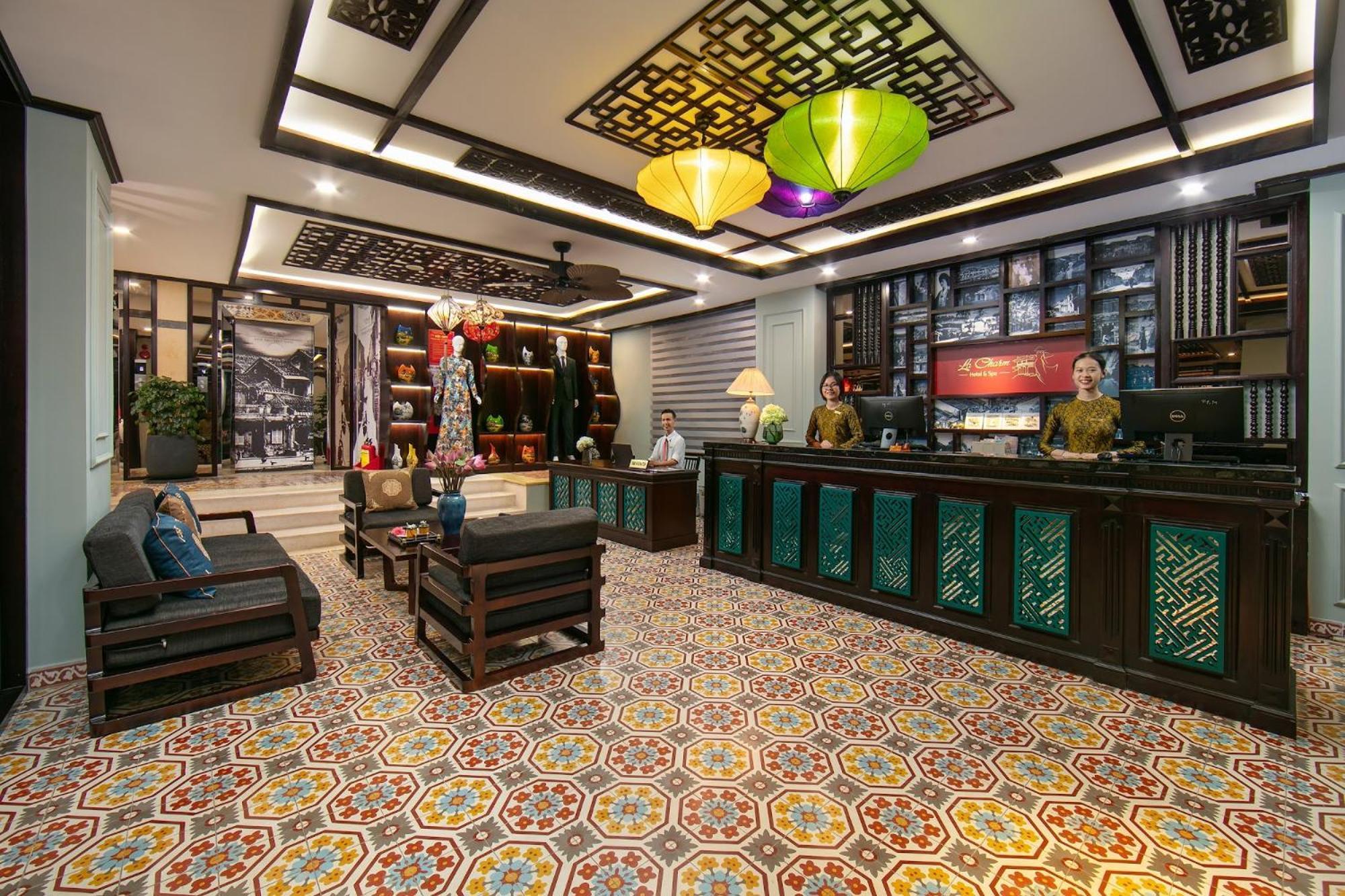 Hotel La Charm &