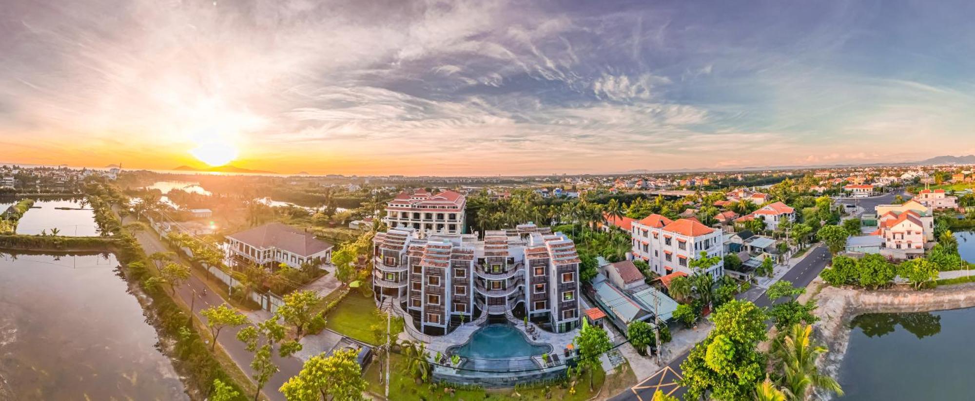 Hotel Elites Riverside & Hoi An