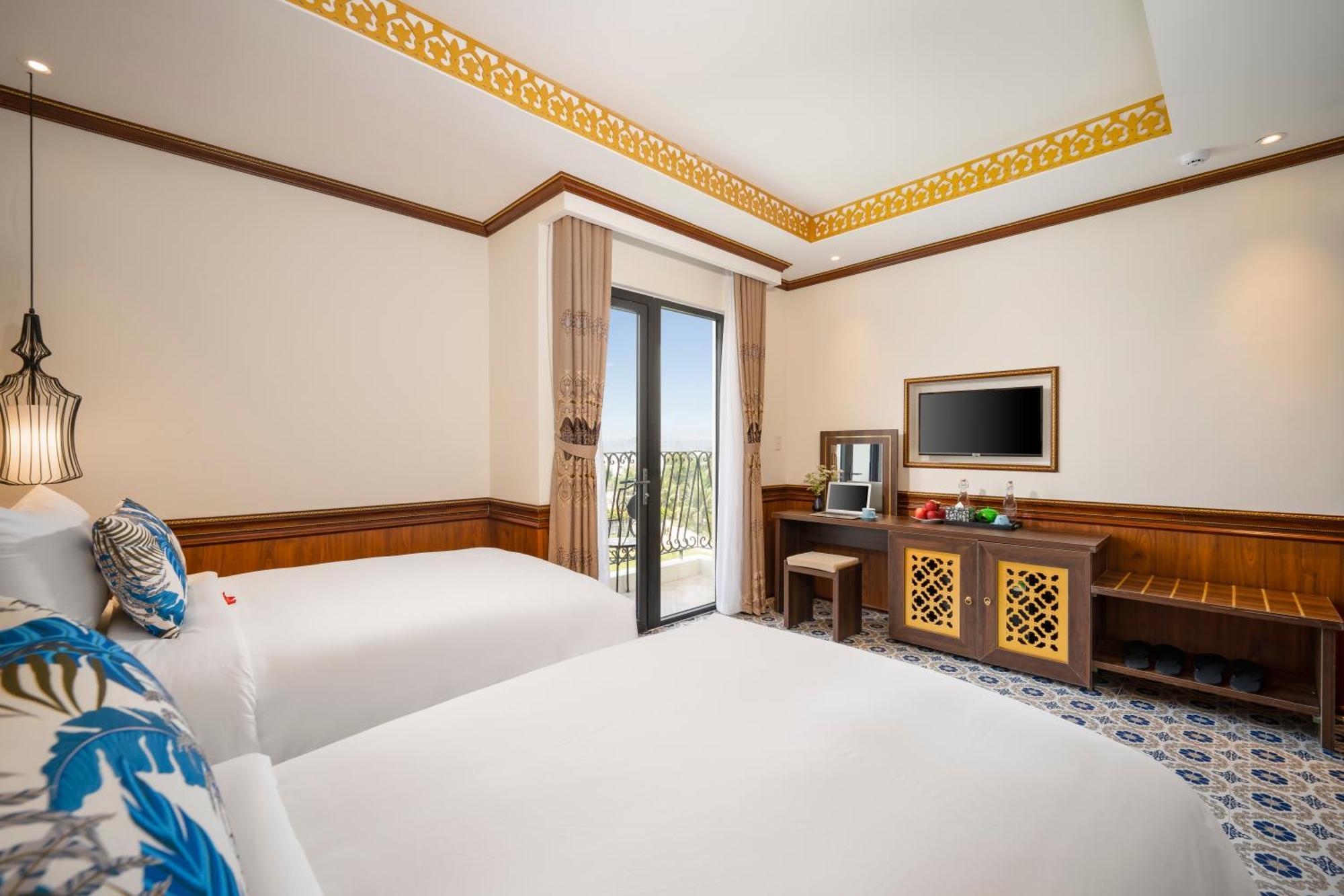 Babylon Riverside & Hoi An