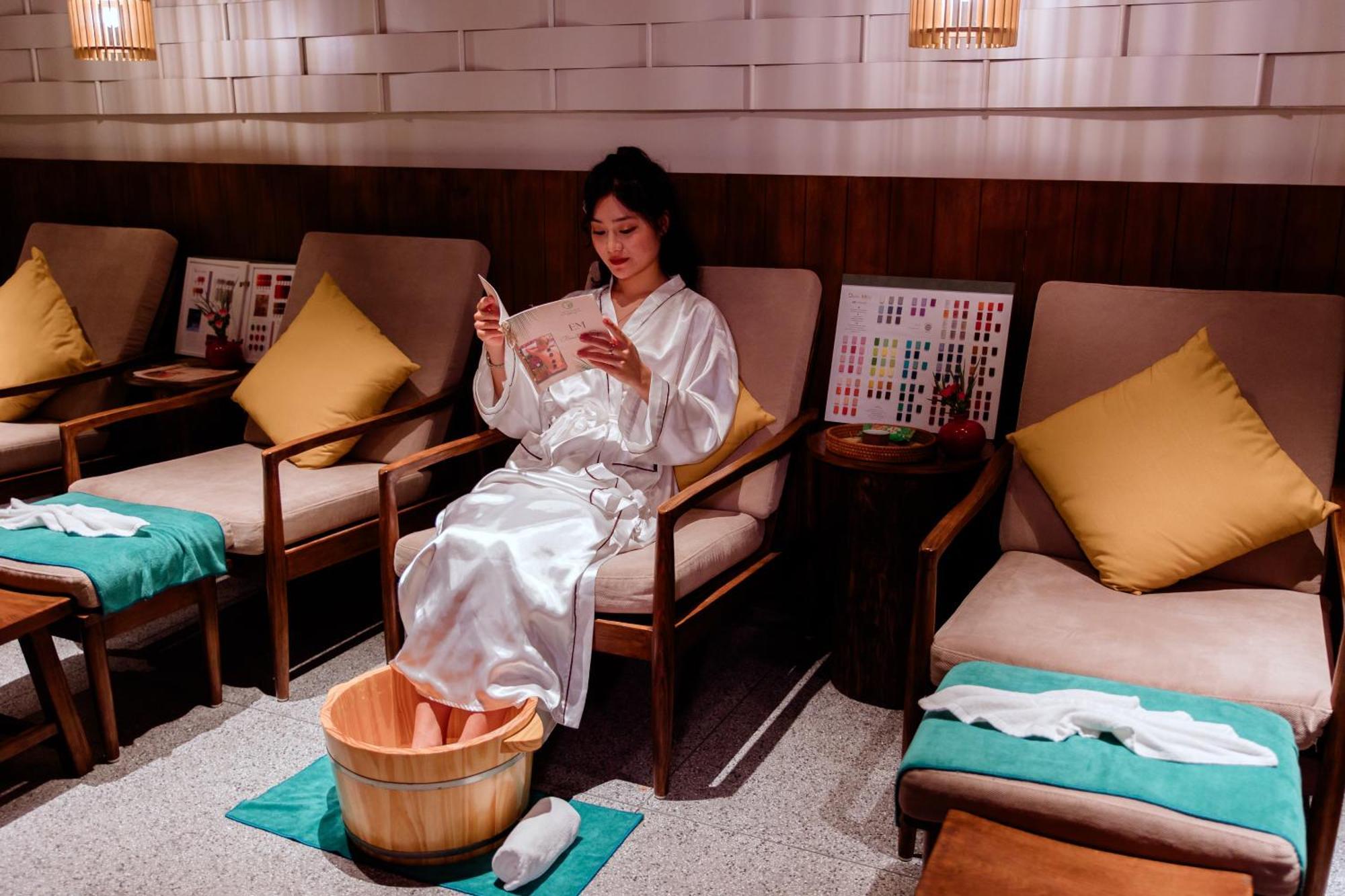 Little Gem. An Eco-friendly Boutique & 5*