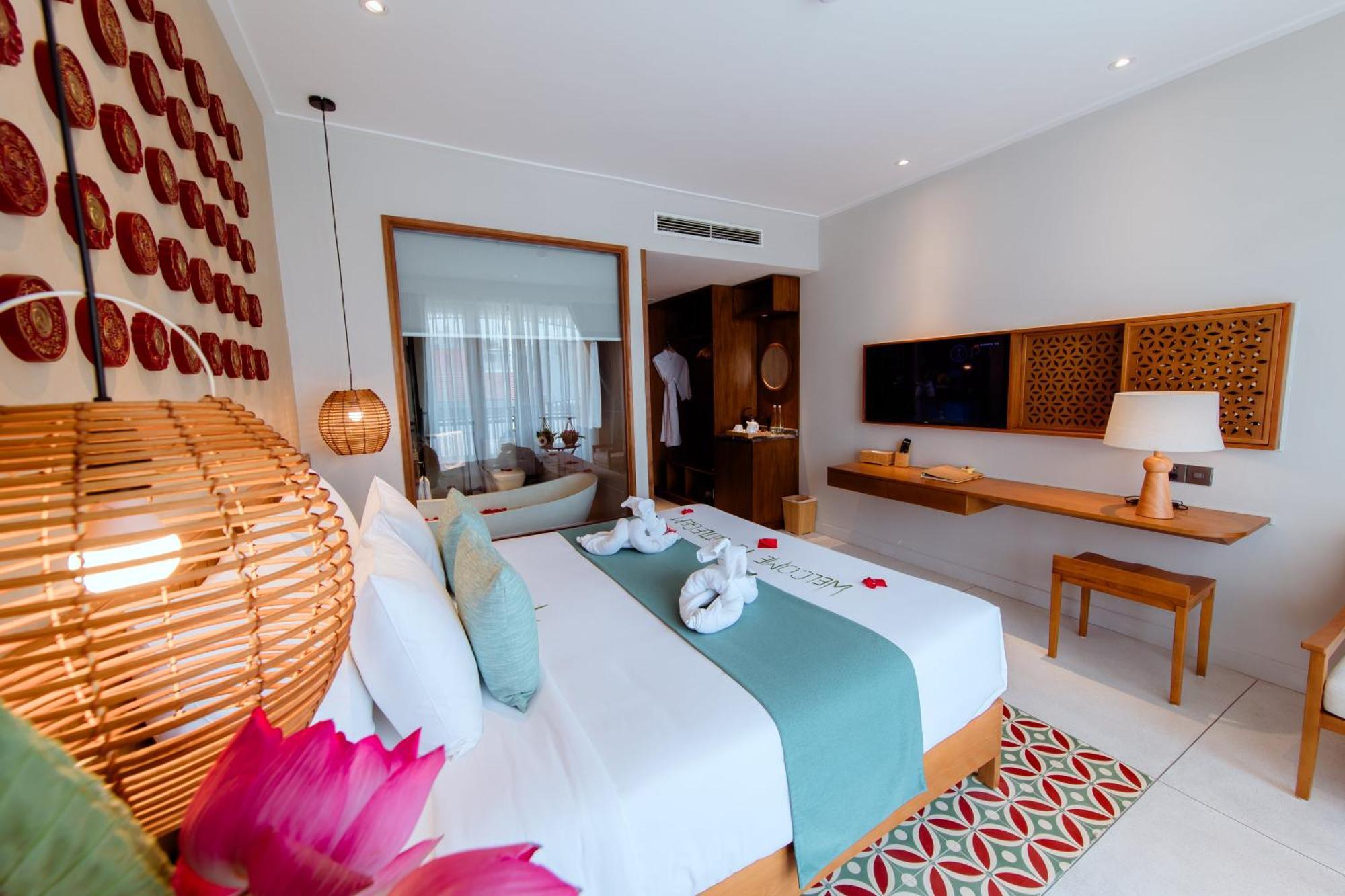 Little Gem. An Eco-friendly Boutique & 5*