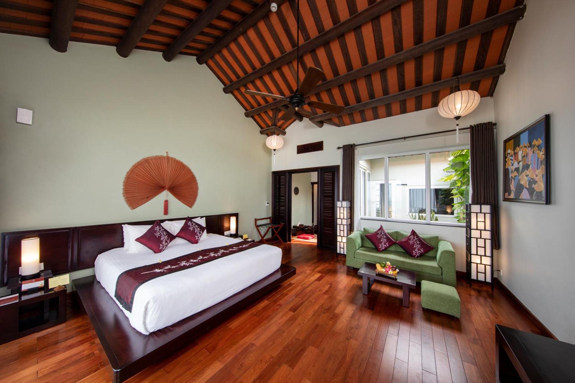 Victoria & Resort 4*