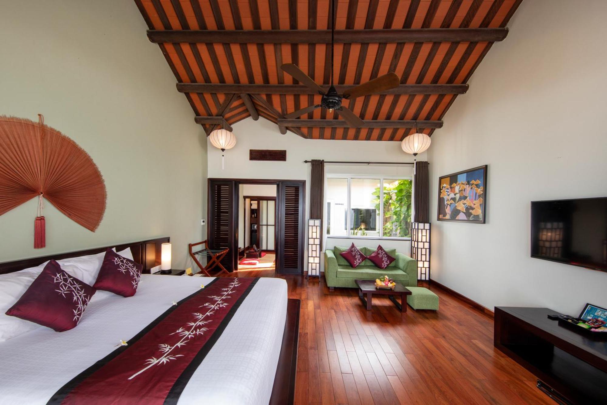 Victoria & Resort 4*
