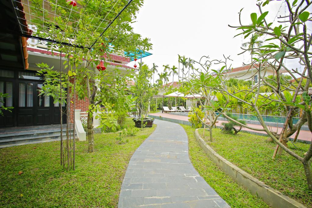Red Frangipani Villa