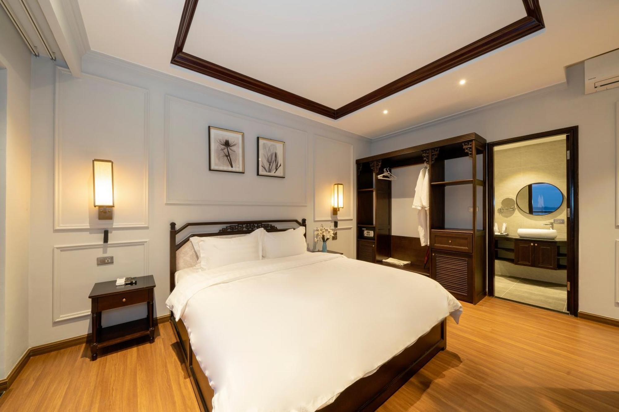 Hotel Eco Lux Riverside &