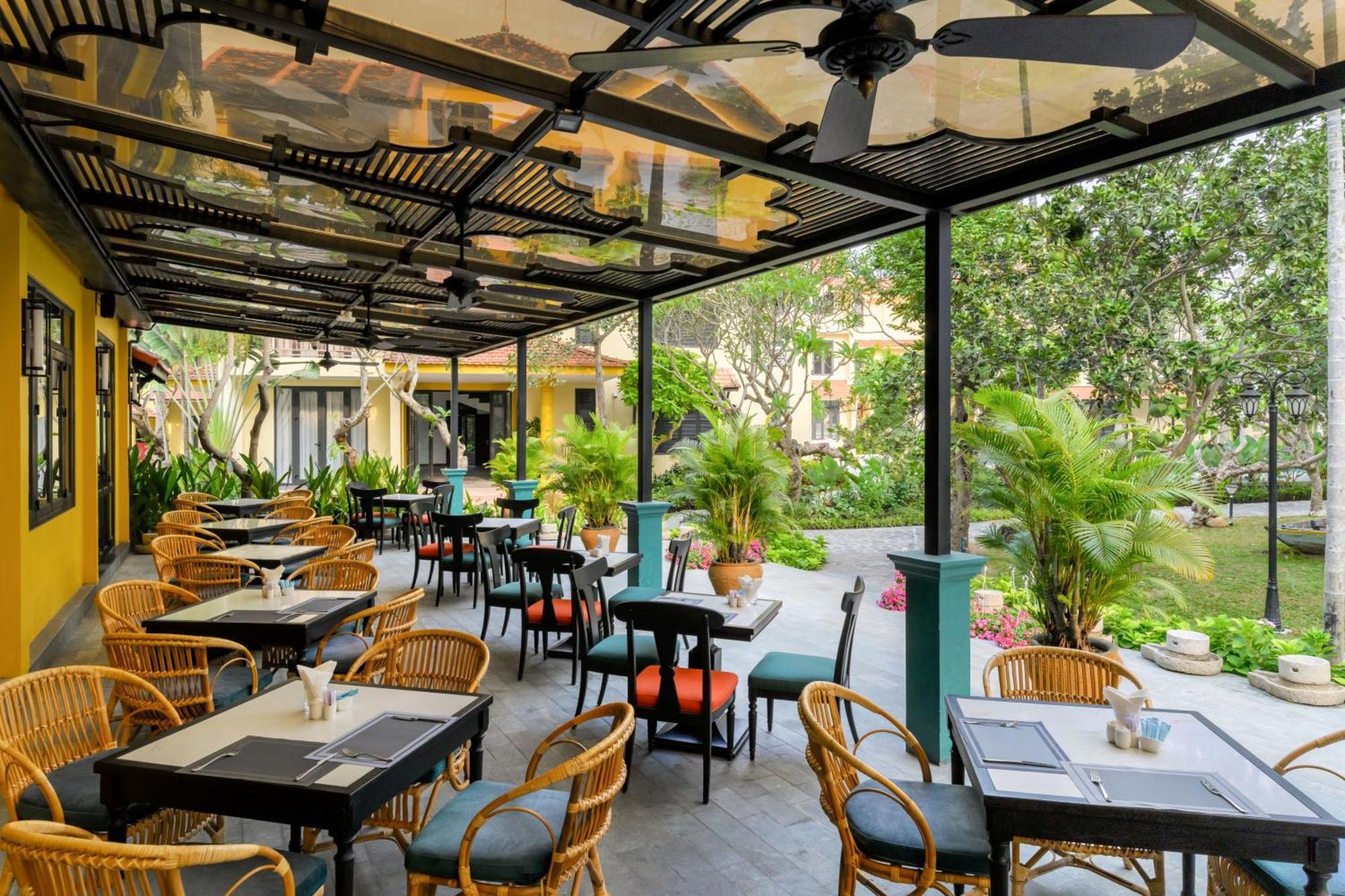 Hotel Anmira & By The Unlimited Collection 5*