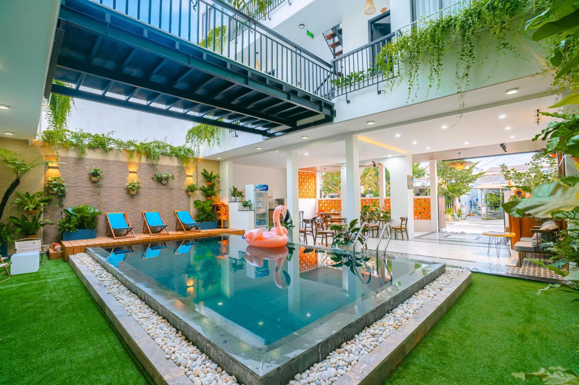 Palm Hotel