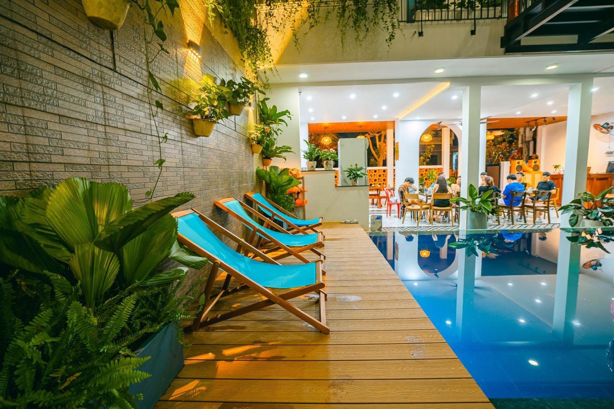 Palm Hotel