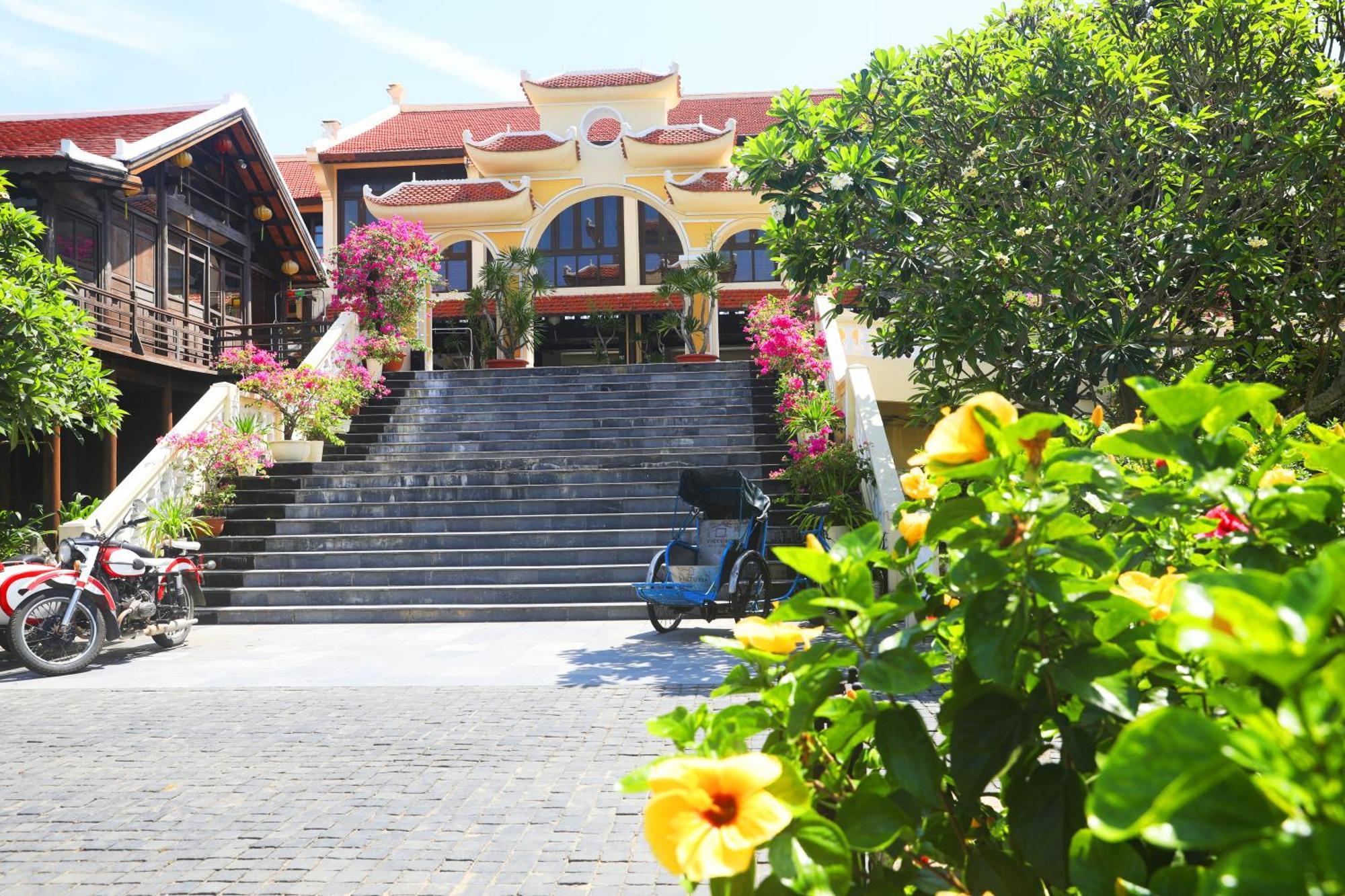 Victoria & Resort 4*