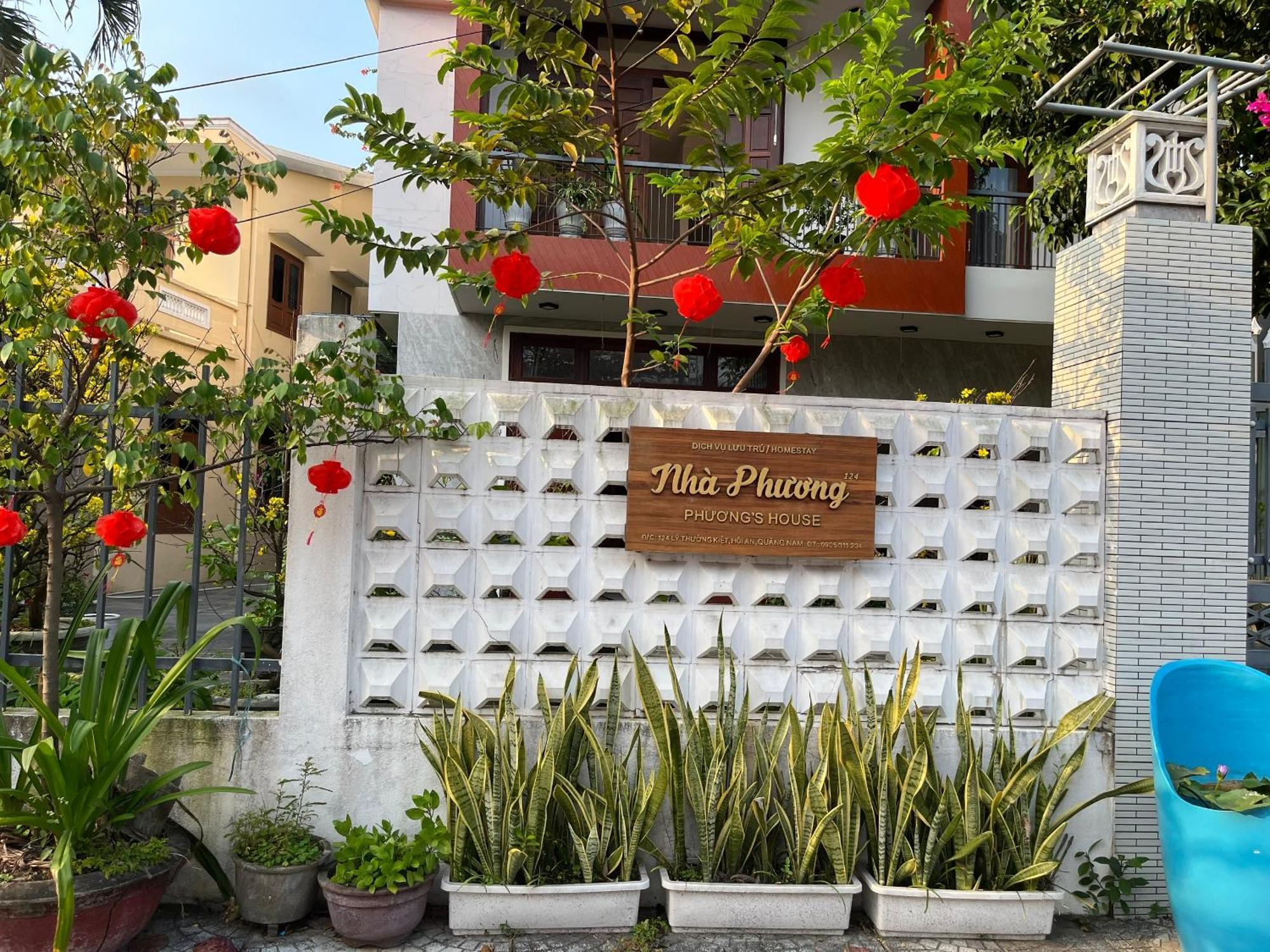 Phuong House *