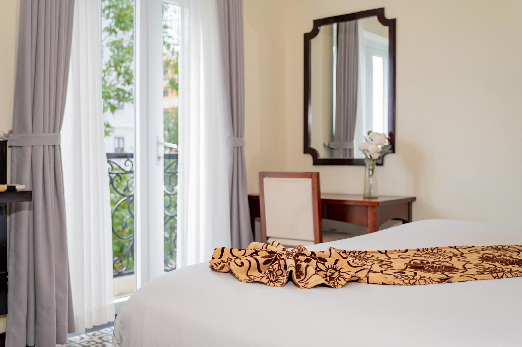 Canal House Hotel 3*