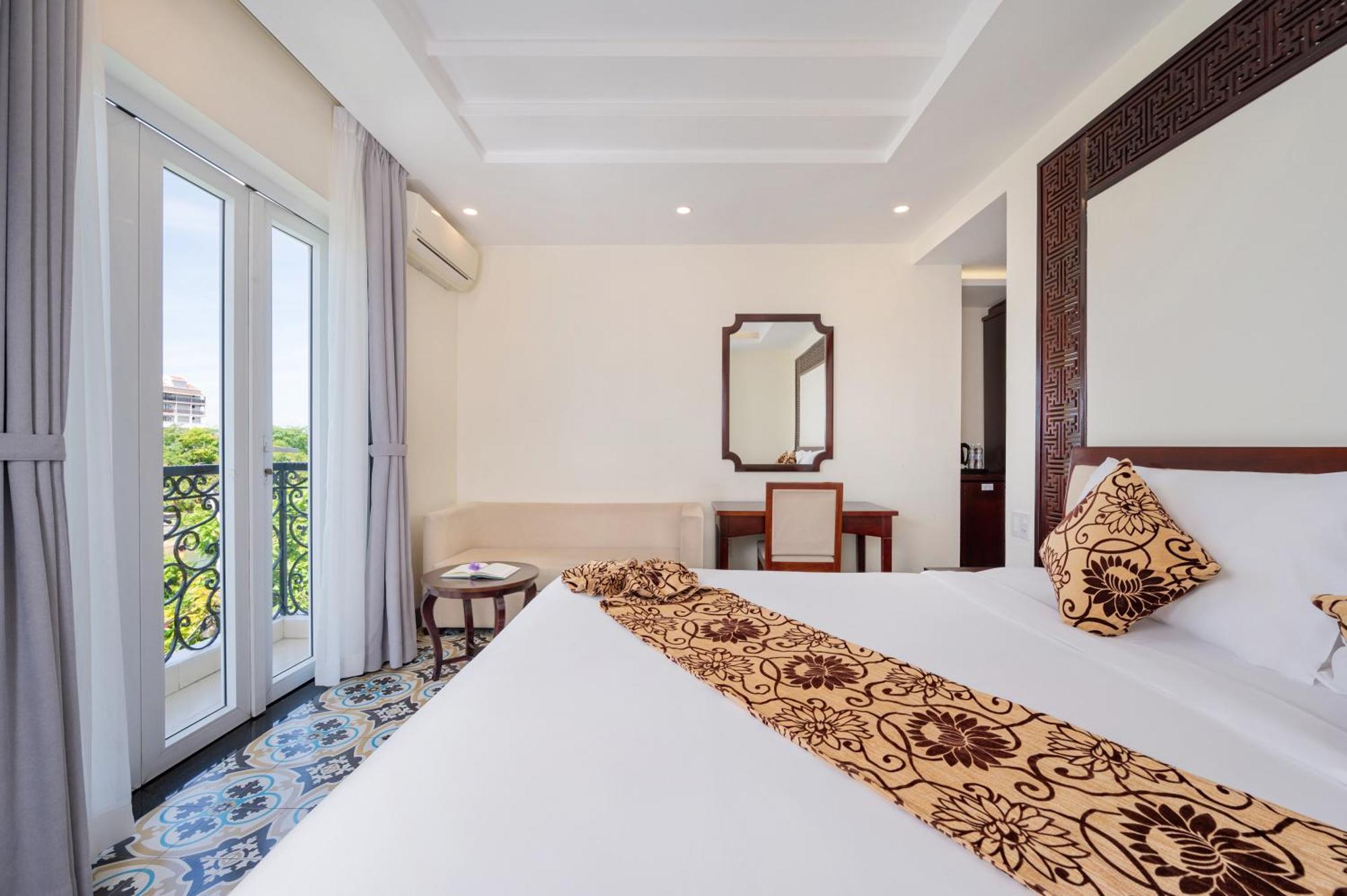 Canal House Hotel 3*