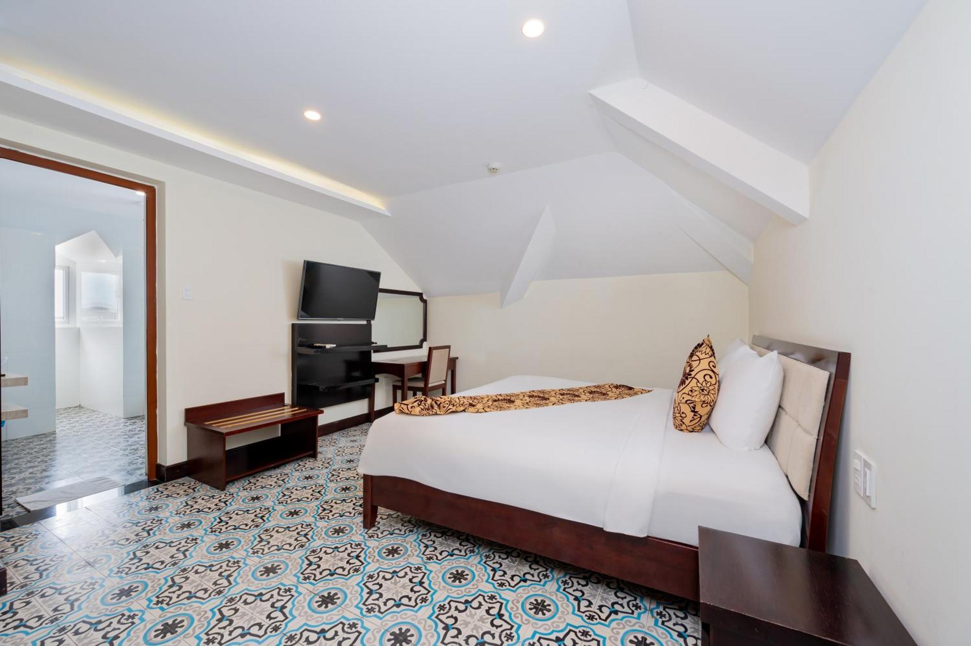 Canal House Hoi An