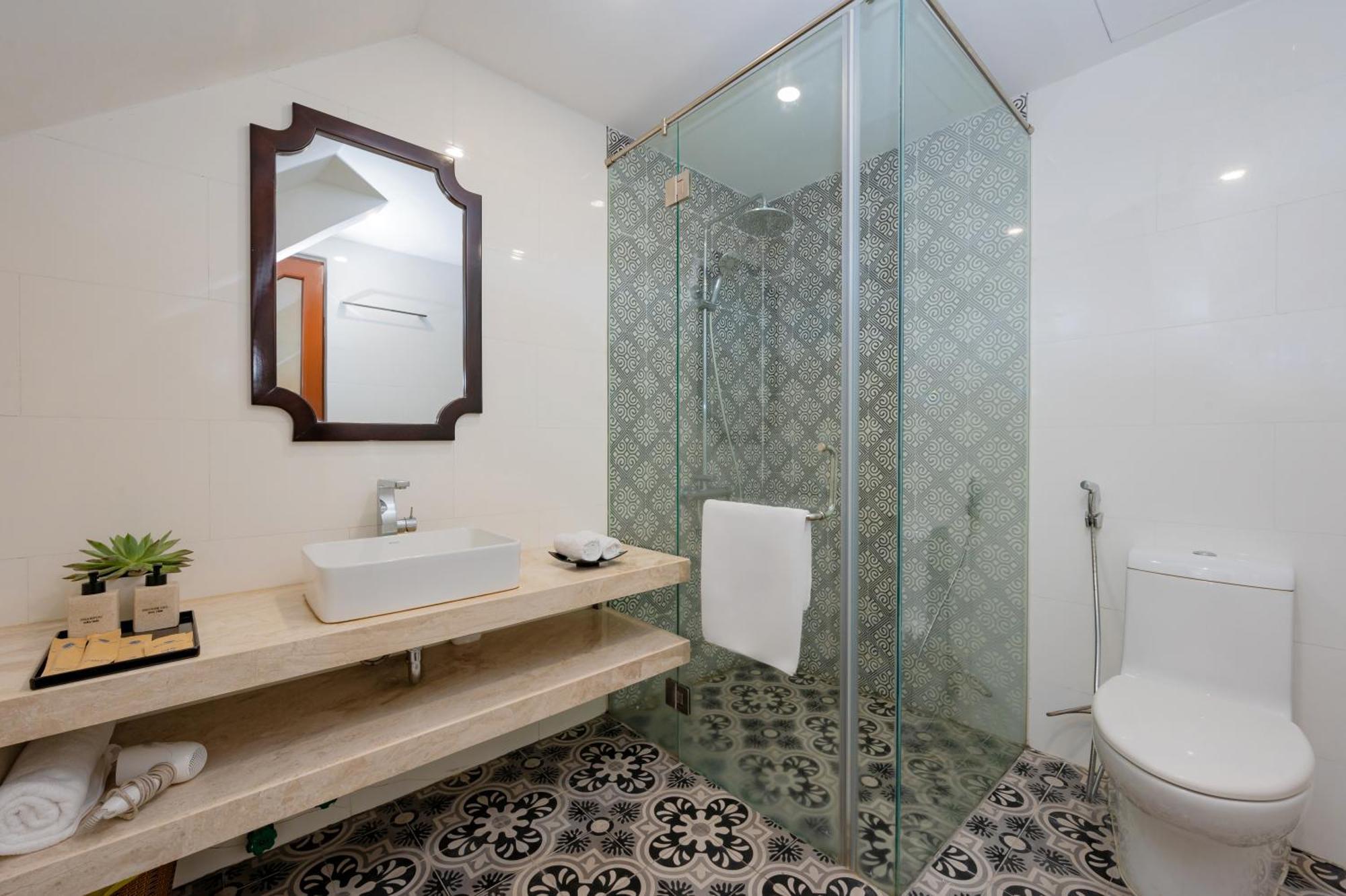 Hotel Canal House 3*