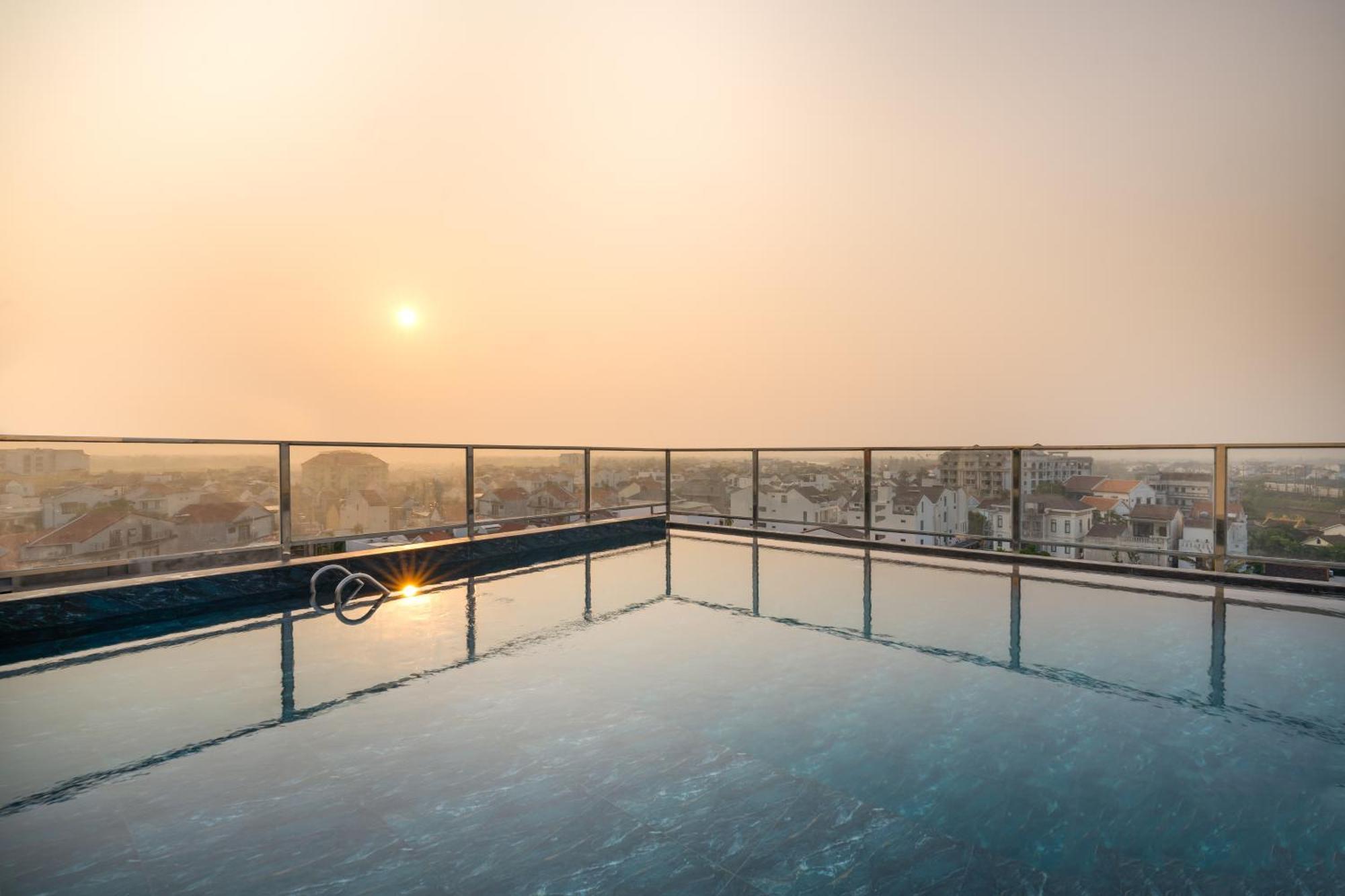 Babylon Riverside & 5*