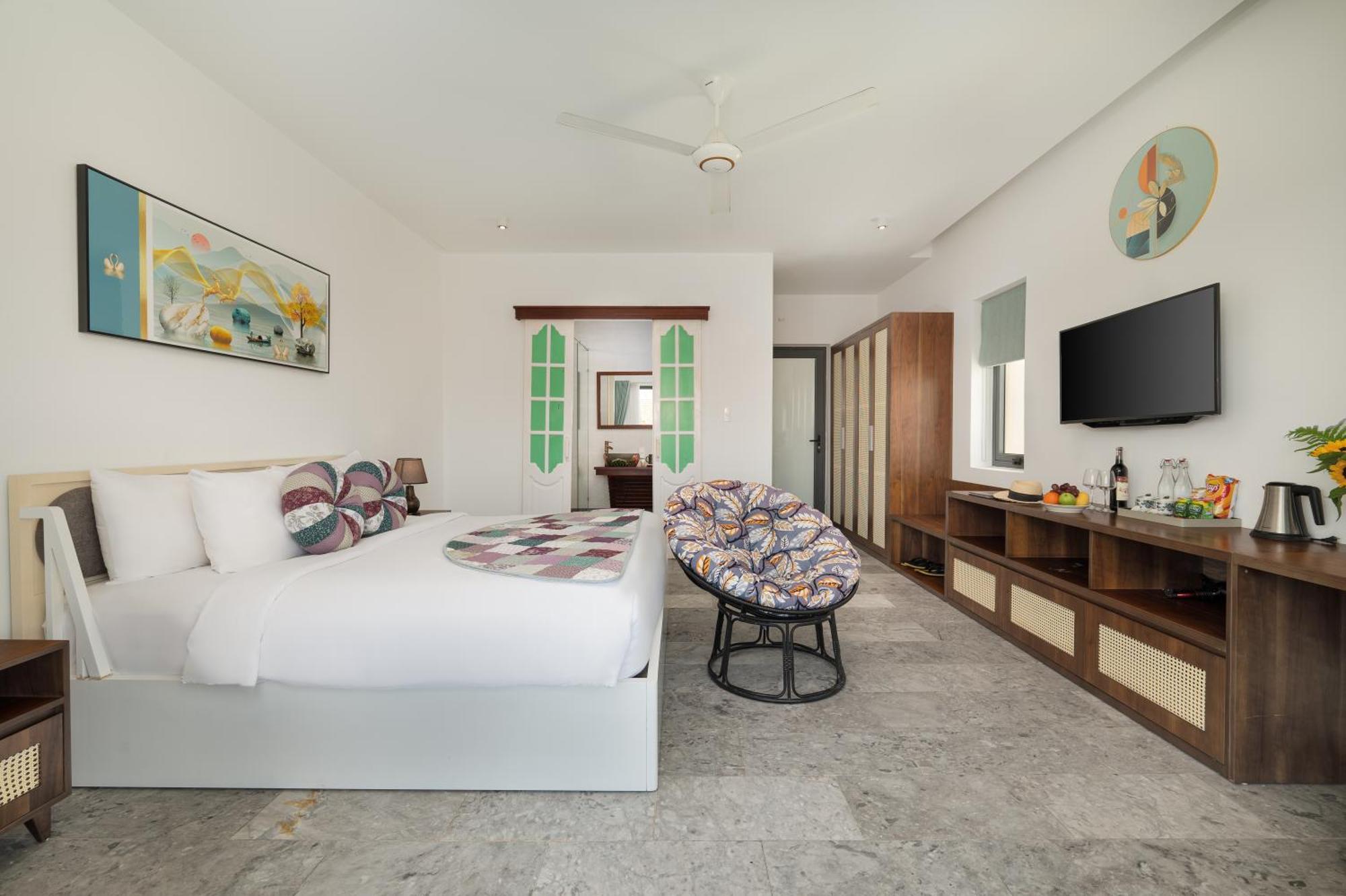 Bs Jade Hotel 4*