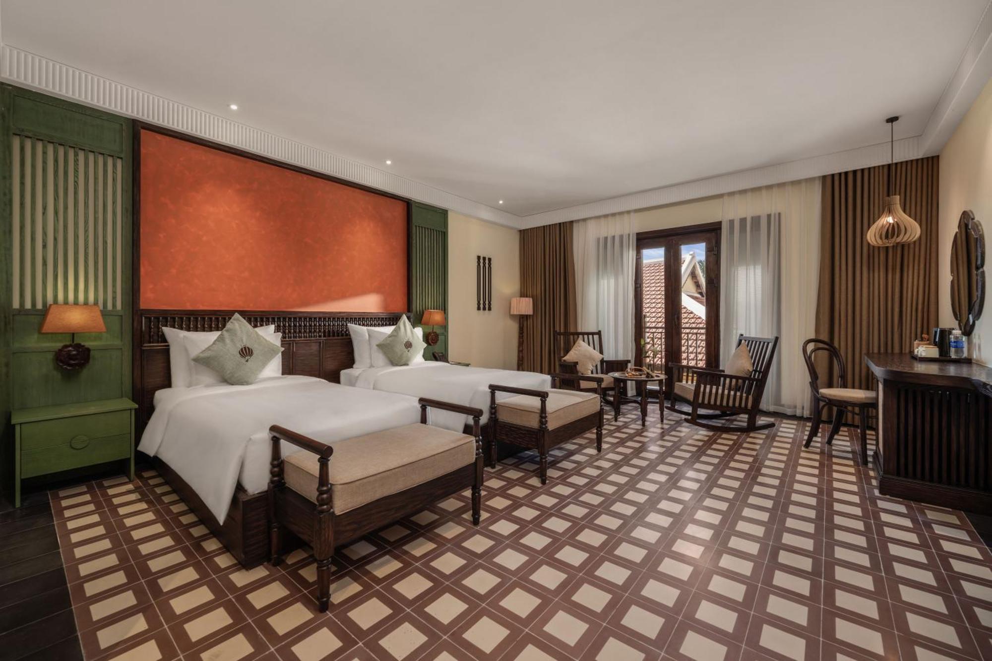 Khách sạn The Signature 5*
