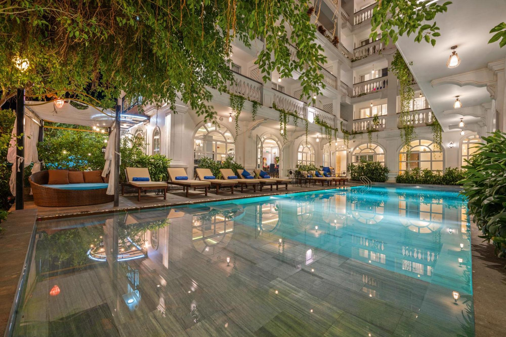 Hotel Blue Sky Boutique & 4*