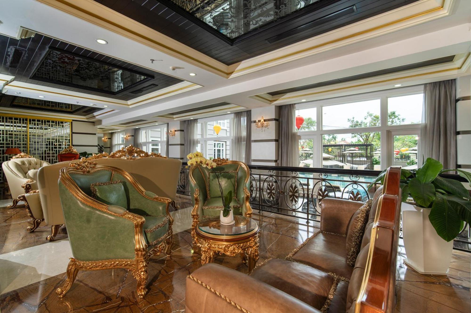 Royal - Gallery 5*