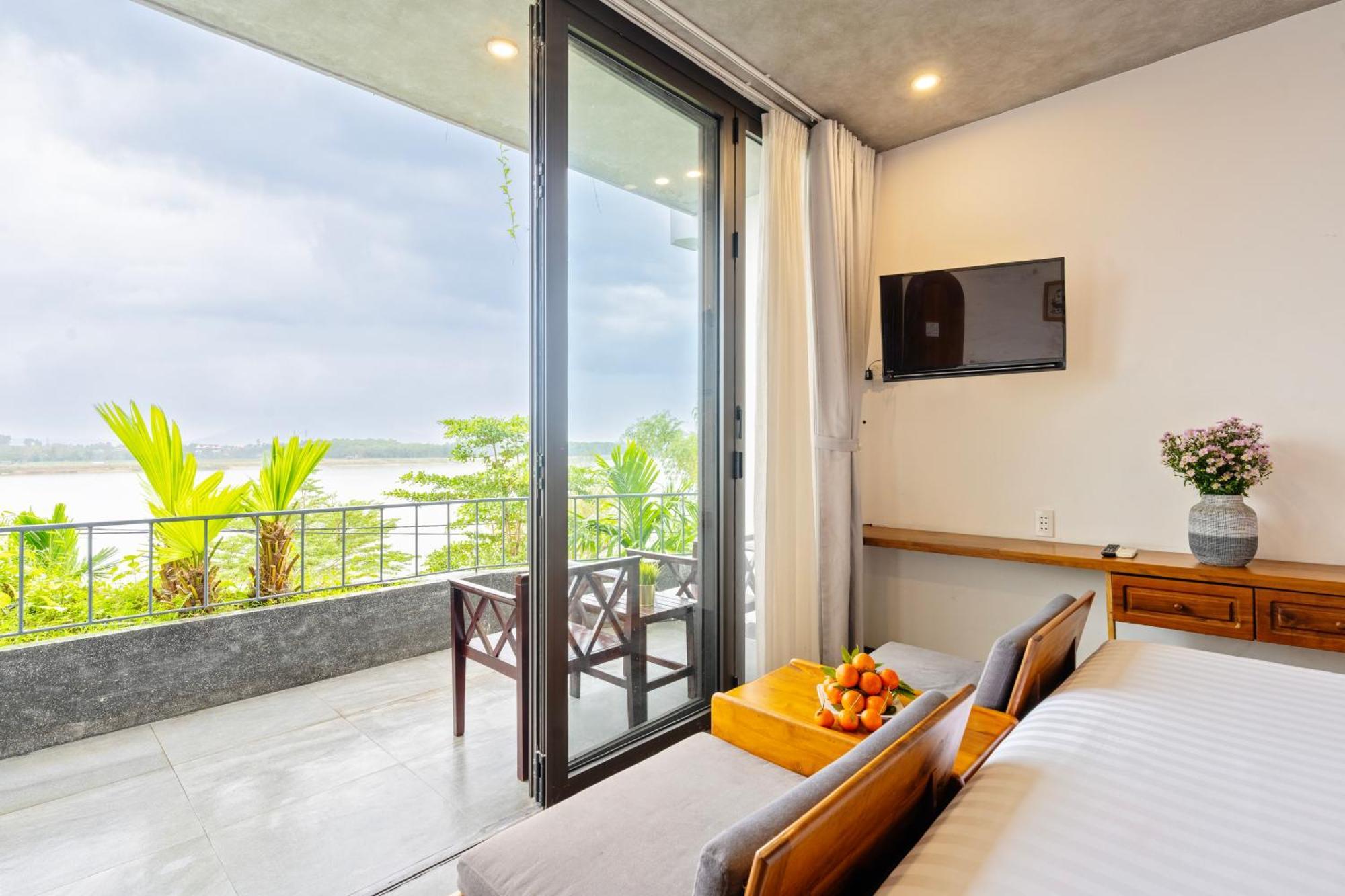 Hotel Serene Riverside 4*