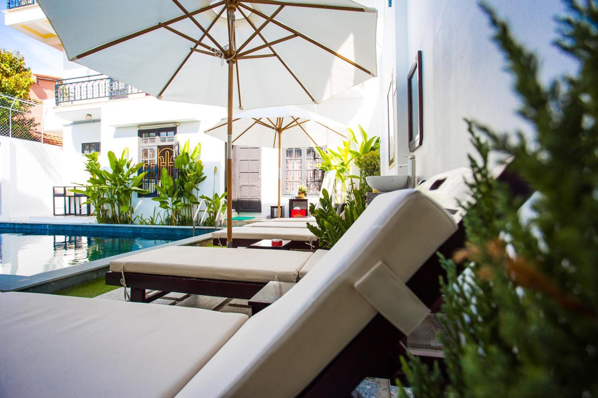 Hotel Almond Villa Hoi An 3*