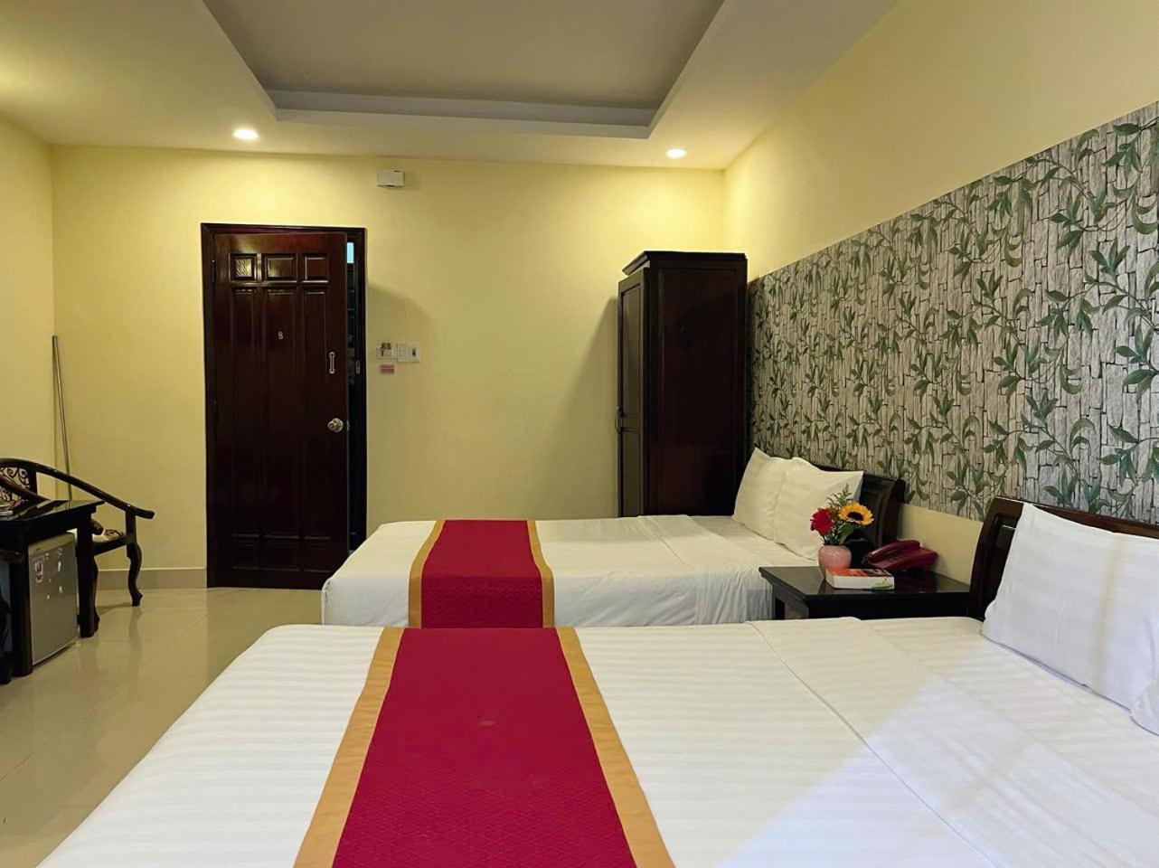 Golden River Hotel