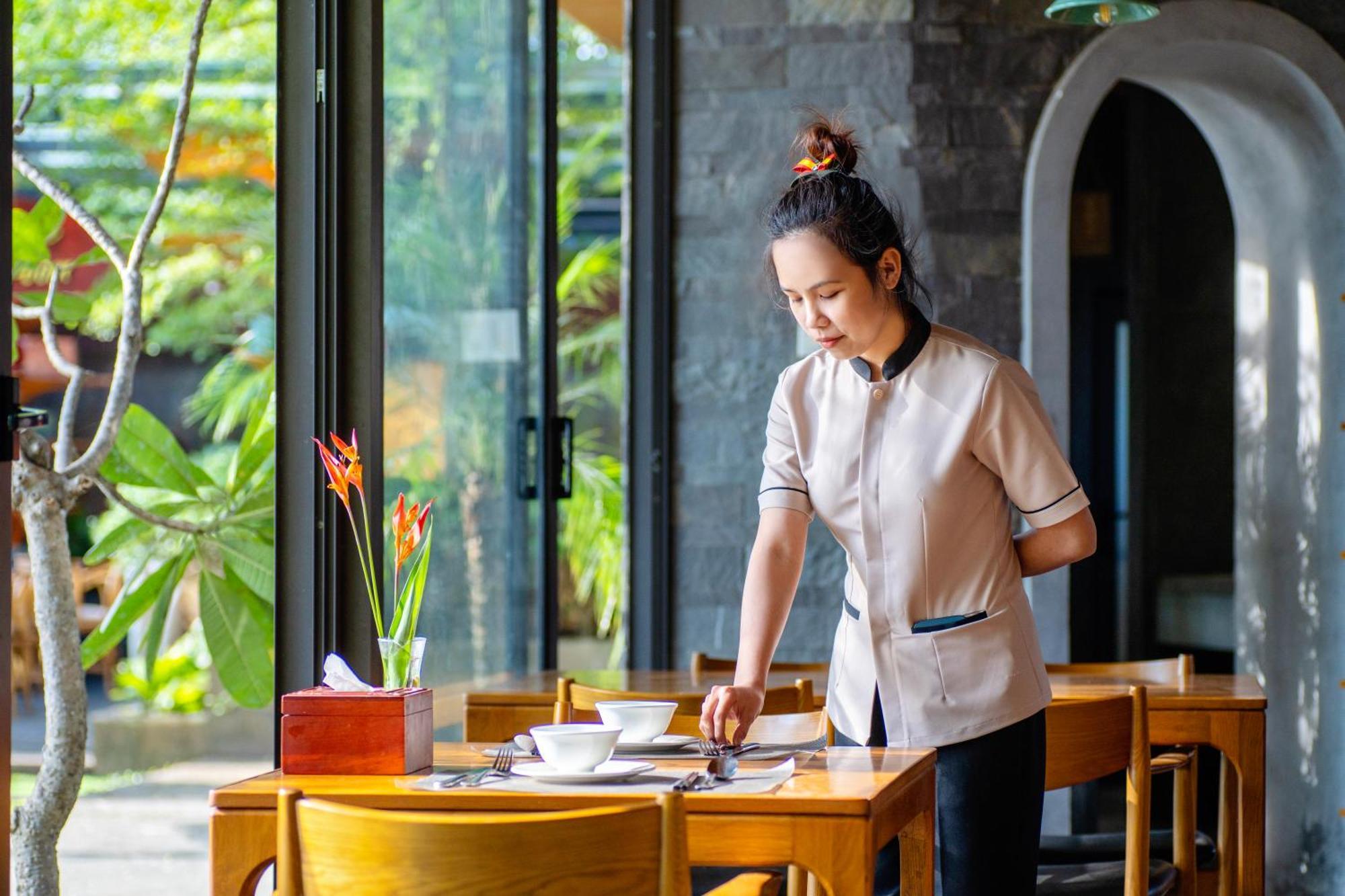 Serene Riverside Hotel Hoi An
